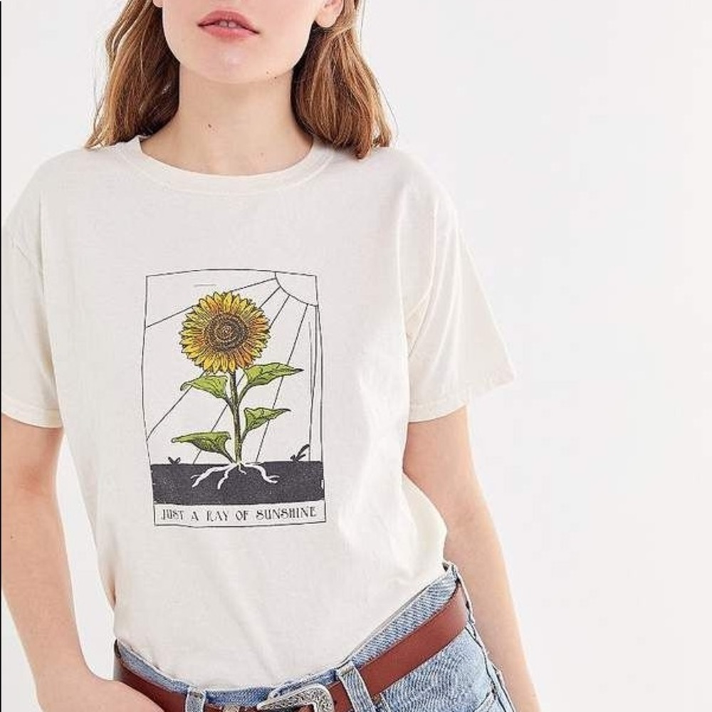 Adorable urban outfitters tee